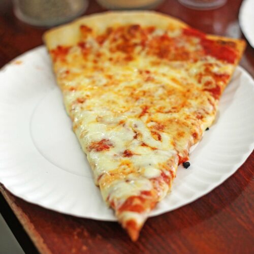 Cheese pizza slice