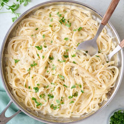 LG Tray of fettuccine Alfredo