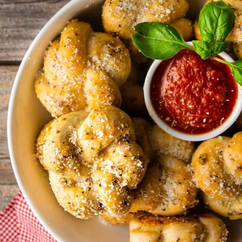 Garlic Knots with marinara 4pc