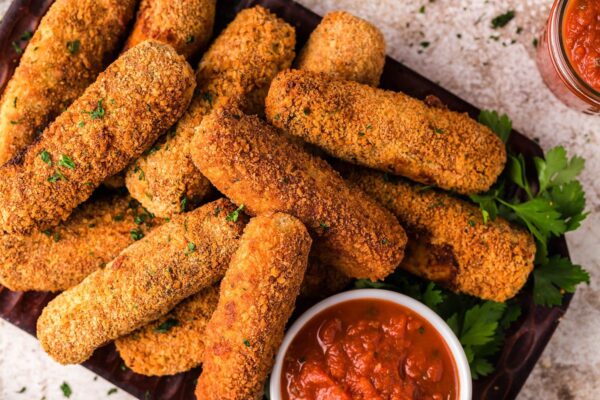 Mozzarella sticks with Marinara sauce 5pc